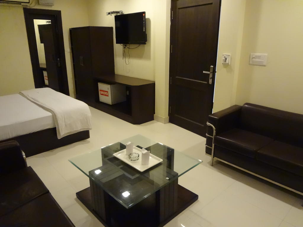 Hotel Siam International Delhi  Bagian luar foto