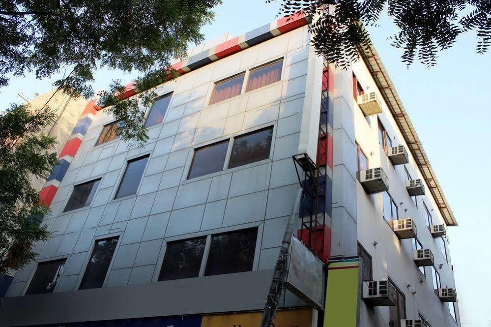 Hotel Siam International Delhi  Bagian luar foto