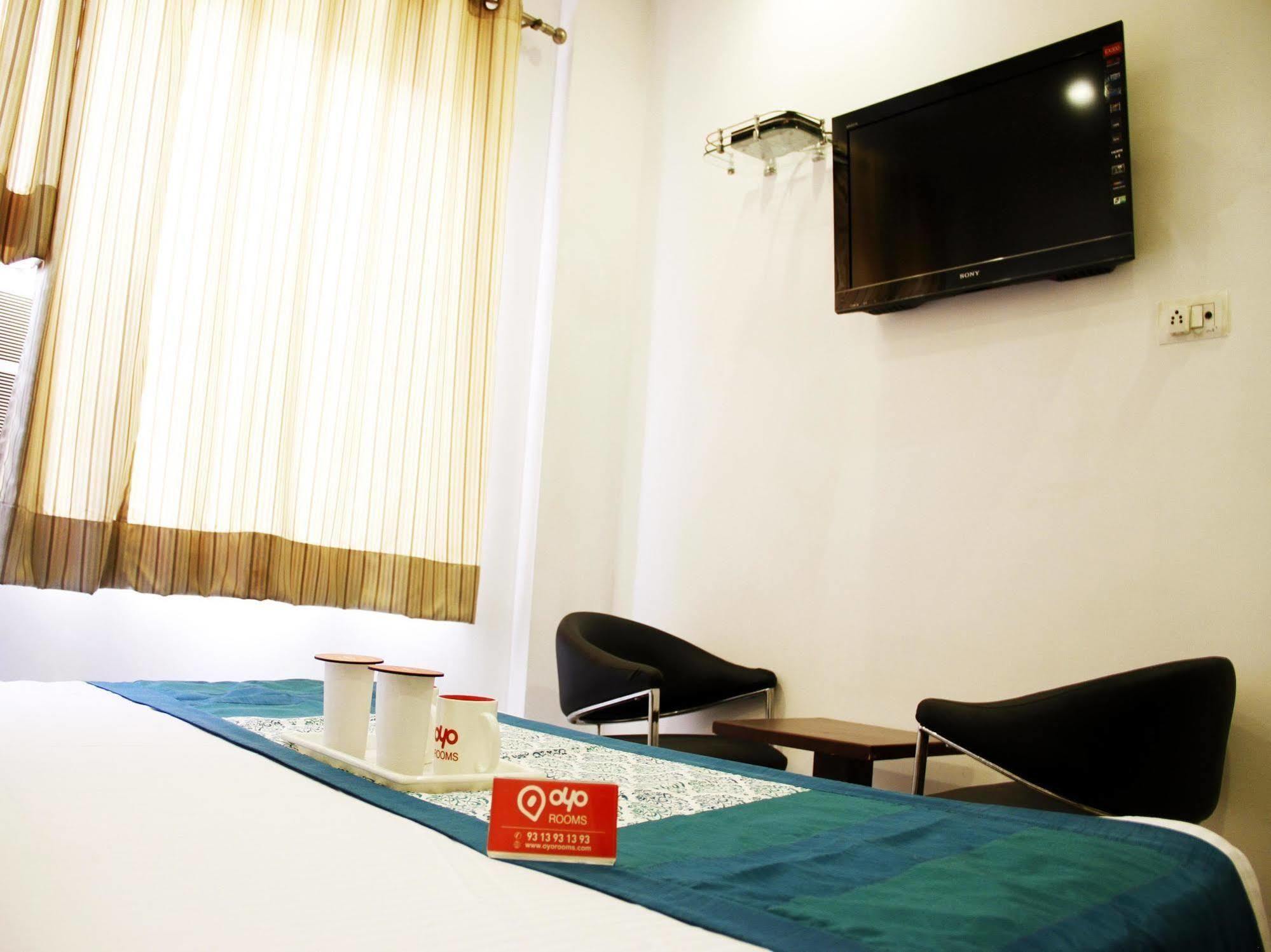 Hotel Siam International Delhi  Bagian luar foto