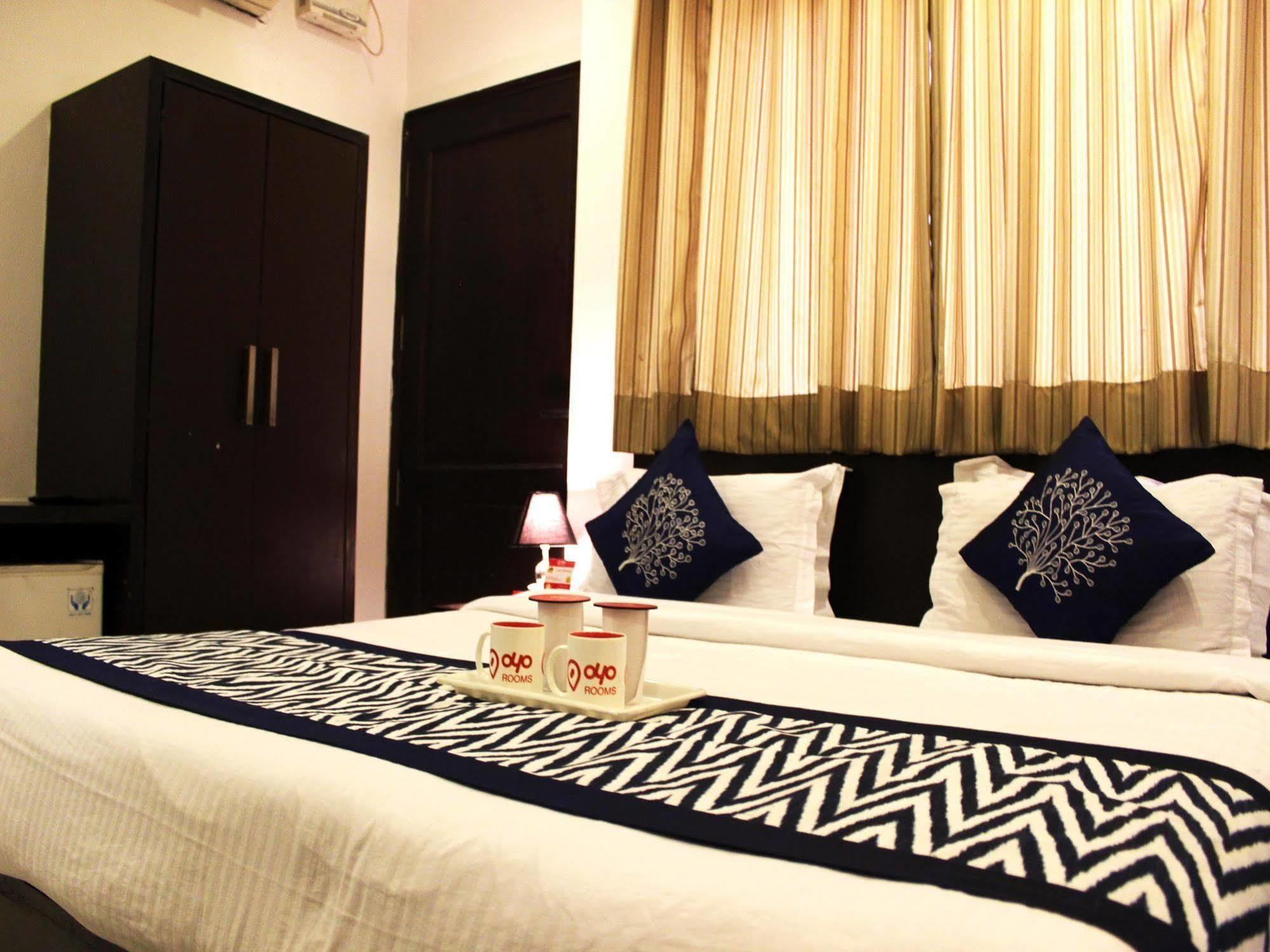 Hotel Siam International Delhi  Bagian luar foto